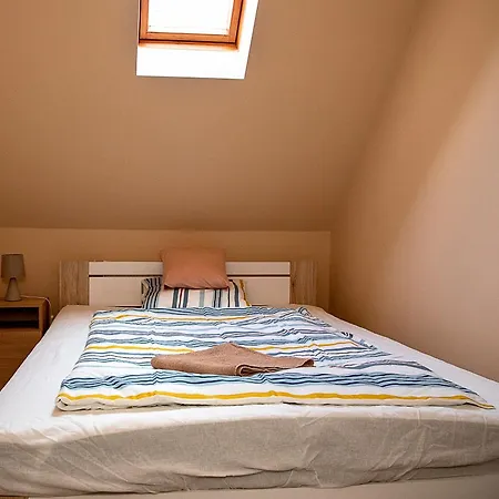 Sasfeszek 아파트 Bük