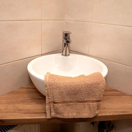 Sasfeszek 아파트 Bük