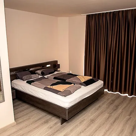 Sasfeszek Apartment Buk