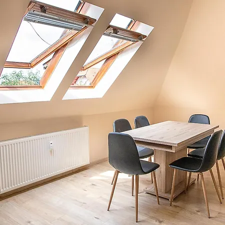 Apartment Sasfeszek